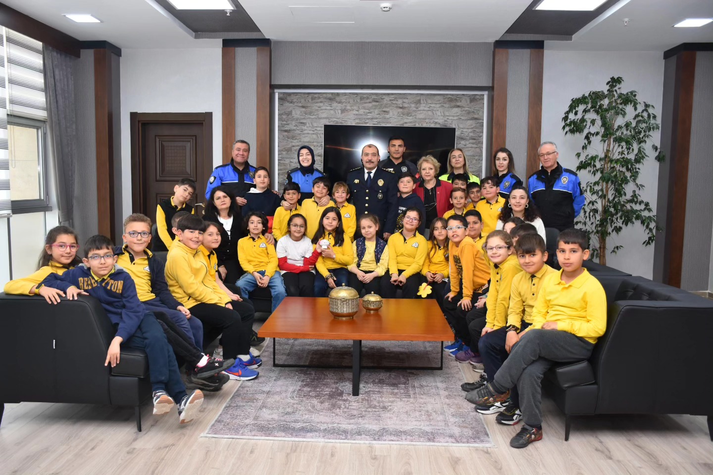 Kurumumuzdan Kareler